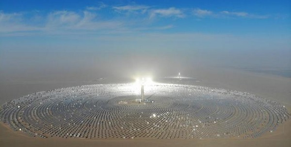 中国首个百兆瓦级熔盐塔式光热电站在建成