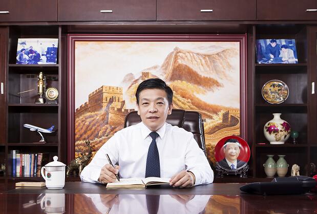 田志杰被评为“河南省电力工匠”、“中国电力工程建设50位杰出贡献人物”荣誉称号